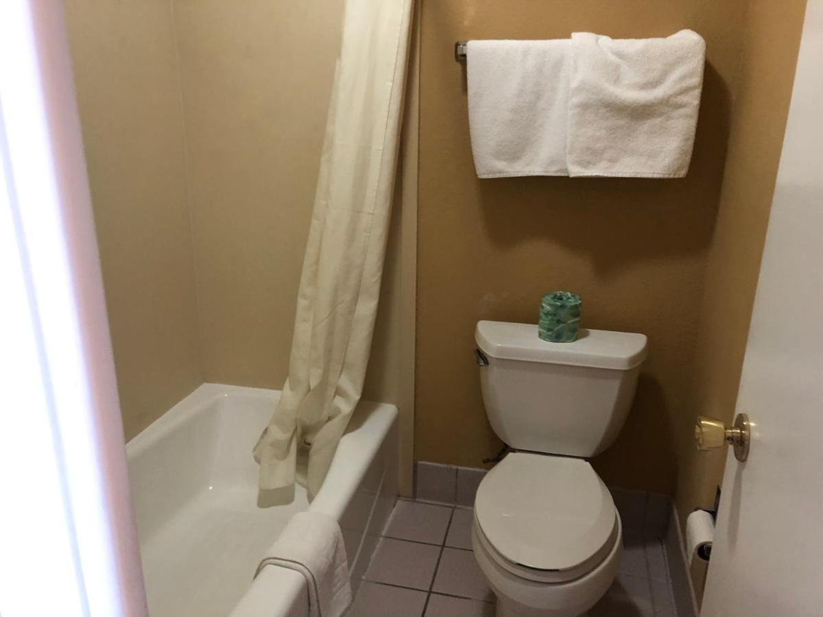 La Grange Executive Inn And Suites 외부 사진