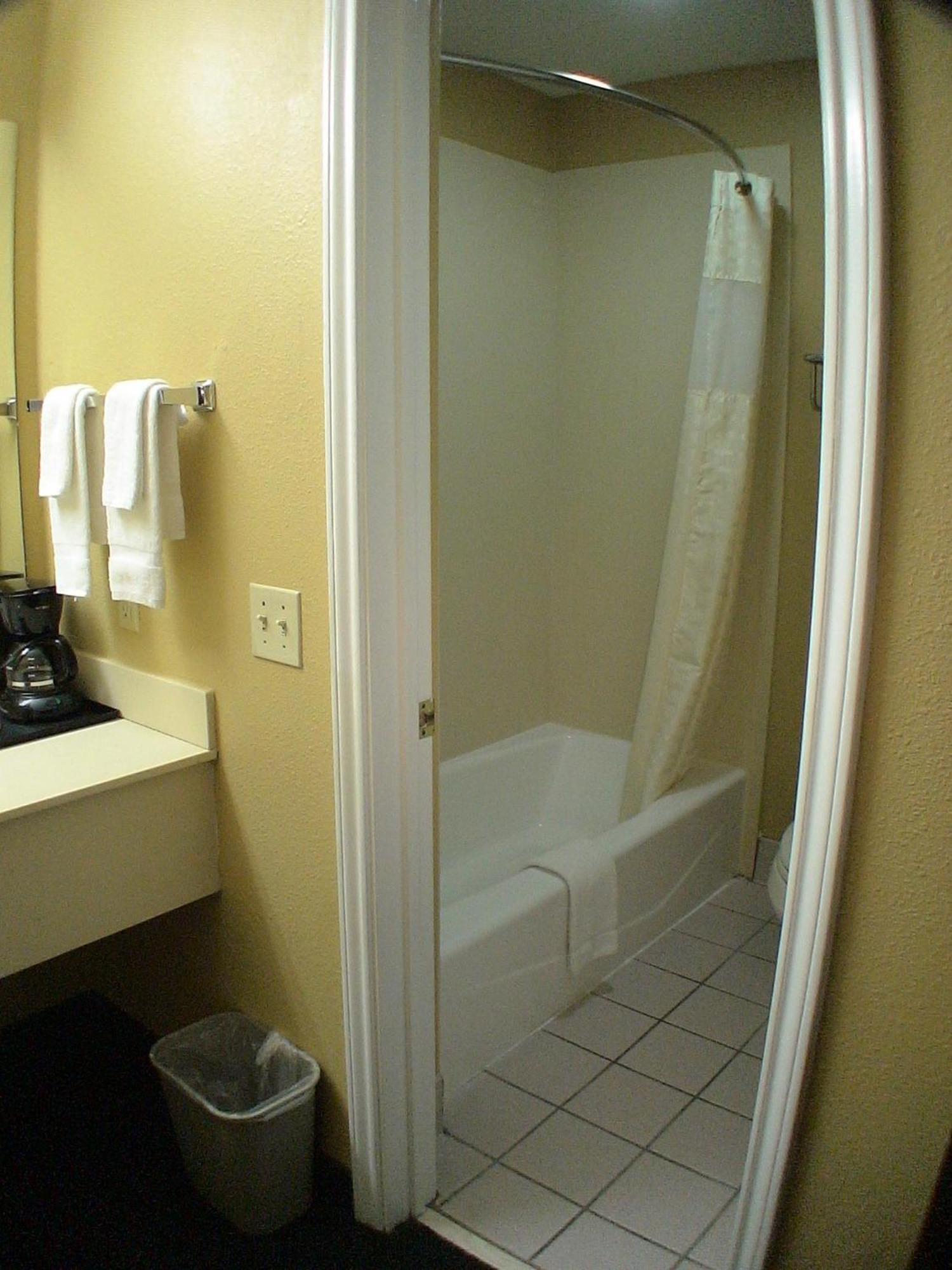 La Grange Executive Inn And Suites 외부 사진